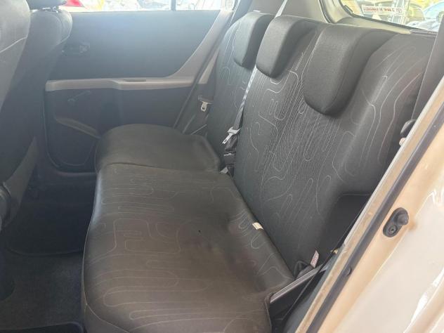 TOYOTA - Yaris - 1.0 5p. Now - Foto 8