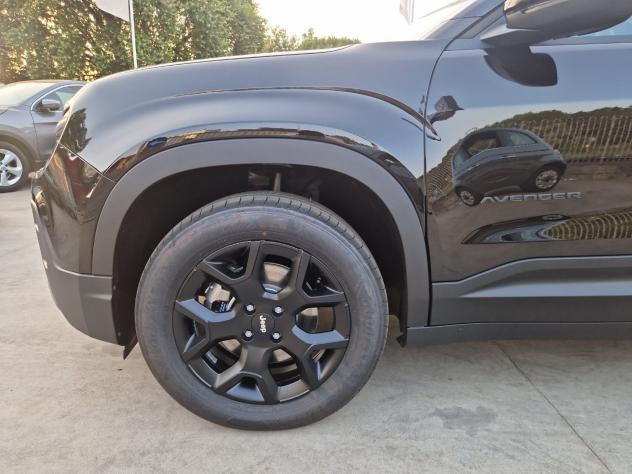 Jeep Avenger e-Hybrid 1.2 MHEV e-Hybrid Turbo Black Edition - Foto 7