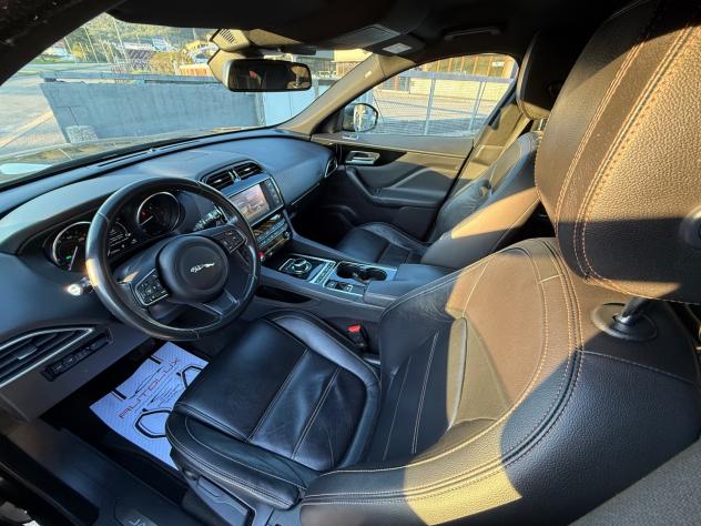 Jaguar F-Pace 2.0 D 180 CV AWD aut. Portfolio 2017 - Foto 10