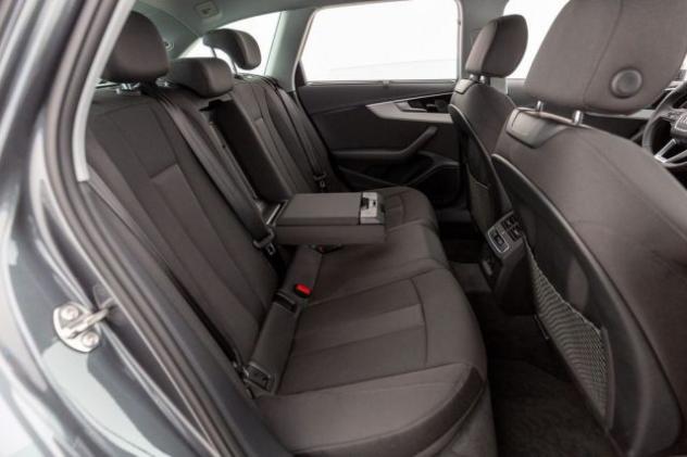 AUDI A4 Avant 35 TDI S tronic S line Sline rif. 22366524 - Foto 8