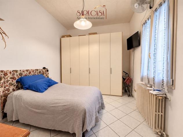 Casa bifamiliare con ampi servizi e corte esclusiva - Foto 19