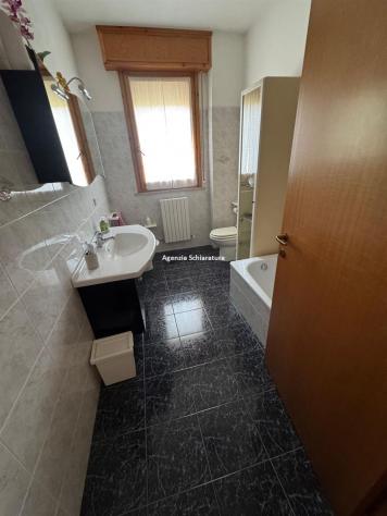 MONTECCHIO VENDESI AMPIO APPARTAMENTO INDIPENDENTE CON TAVERNA E AMPIO GIARDINO - Foto 18