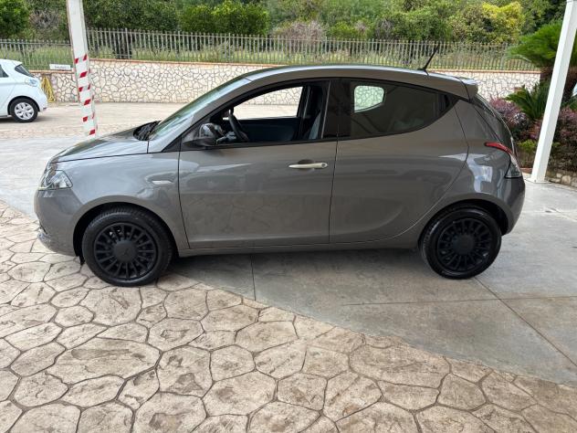 Lancia Ypsilon 1.2 69 CV GPL Alberta Ferretti-2022 - Foto 4