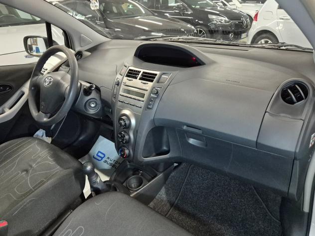 Toyota Yaris 1.0 5 porte Sol - Foto 10