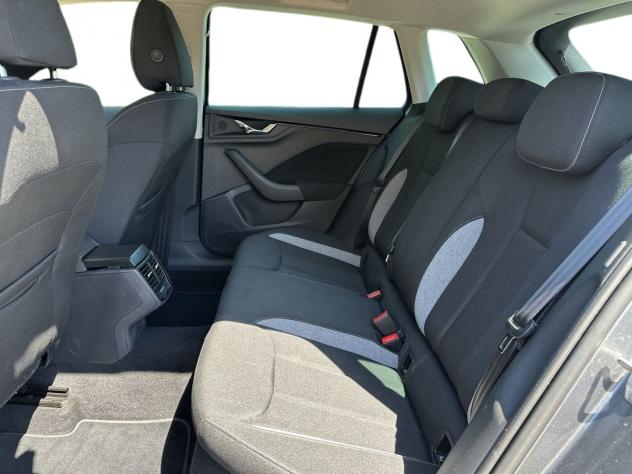 Škoda Kamiq 1.0 TSI Black Dots DSG 85kW - Foto 9