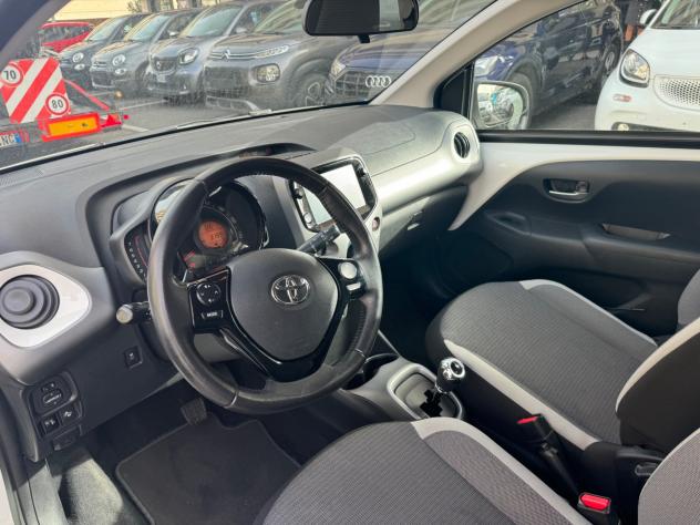 Toyota Aygo Connect 1.0 VVT-i 72 CV 5 porte x-play LED NAVI KAMERA PDC BLUETOOTH CERCHI 16 - Foto 8