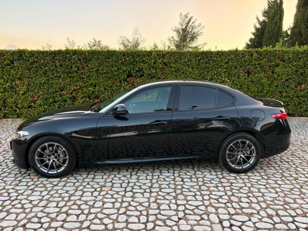 ALFA Giulia 2.2Turbodiesel 180CV 6M Super -08-2018 - Foto 3