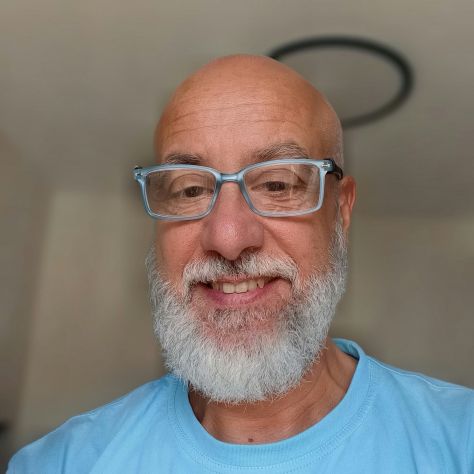 Docente di IGIENE e cultura medico-sanitaria negli istituti professionali.