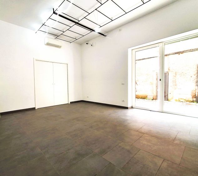 Grazioso negozio uso investimento - Foto 6