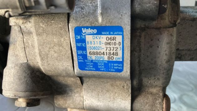Compressore climatizzatore Peugeot 107 1.0 del 2007 (88310-0H010) - Foto 5