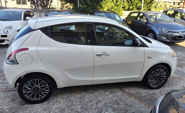 Lancia Ypsilon 1.2 KM 63000 CLIMA AUT. SENSORI CERCHI IN LEGA - Foto 6