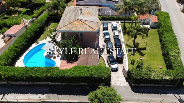 Villa con piscina e giardino in zona Fontane Bianche, Siracusa - Foto 9