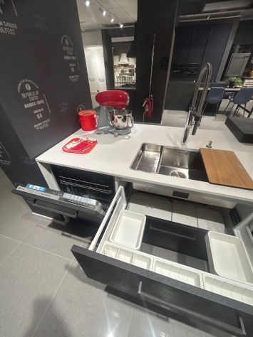 Cucina nuova e moderna completa con isola, elettrodomestici incasso e penisola - Foto 7