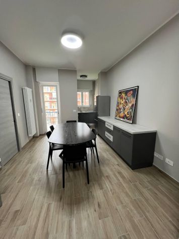 Offriamo un posto letto in una camera doppia - Foto 9