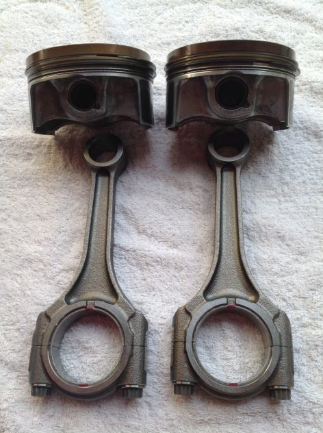 Cilindri Completi di Pistoni + Bielle + aste + Bilancieri Motore Guzzi V85 E5 - Foto 3