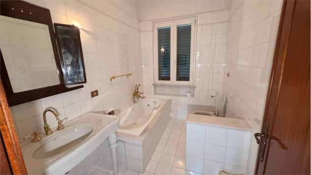 Villa scolo 560 - Splendida Villa Bifamiliare con Ampio Giardino – Ideale per due nuclei familiari! - Foto 10