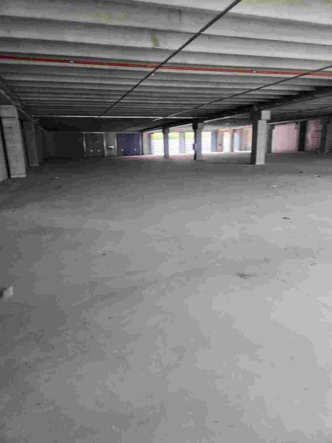 LOCALE PER CONCESSIONARIE AUTO,PALESTRE GRANDE PARCHEGGIO PRIVATO - Foto 3