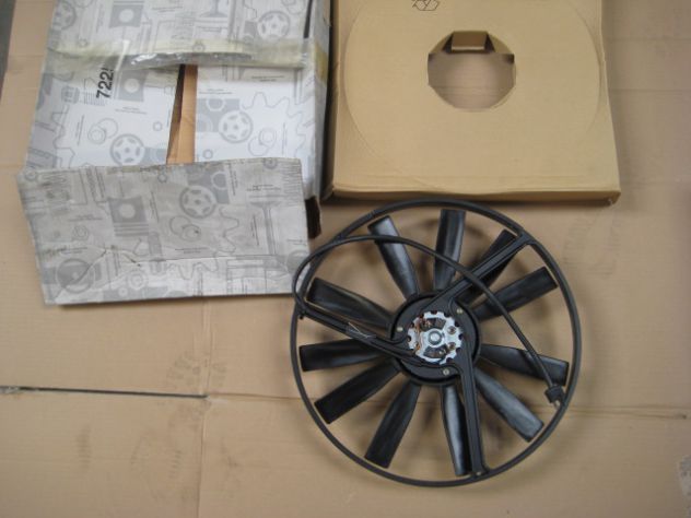 VENTOLA RAFFREDDAMENTO RADIATORE MERCEDES W124 S124 W126 A0005007993 - Foto 2