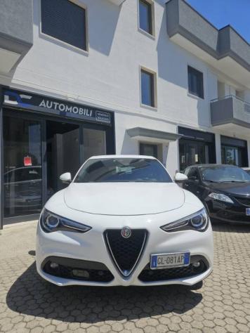 Alfa Romeo Stelvio 2.2 t Business Q4 190cv auto - Foto 2