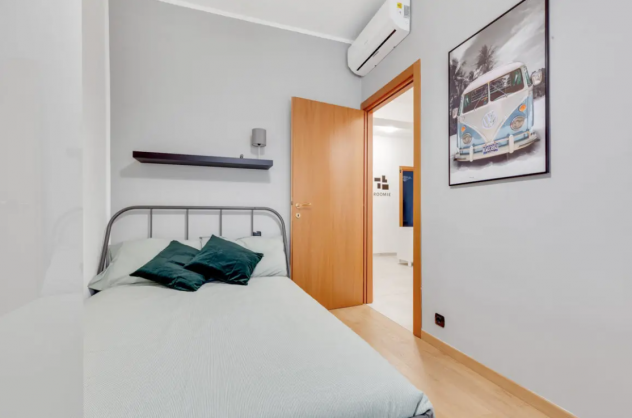 5 stanze da letto 2 bagni - solo stanza (Via Rembrandt - De Angeli)