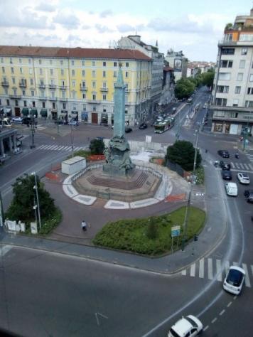 Milano affittasi stanza privata arredata 4 vani 16 Mq.