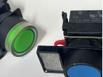 OMRON A22-10 blu - Verde Interruttore a pulsante -  N. 02