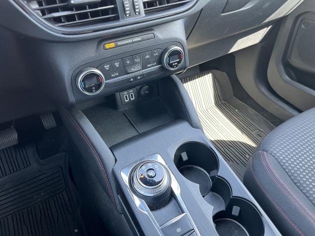 Ford Kuga 1.5 EcoBlue 120CV 2WD ST-Line - Foto 9