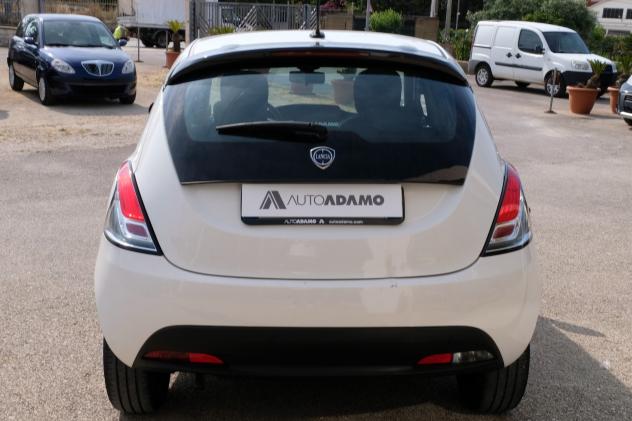Lancia Ypsilon 1.0 FireFly 5 porte S&S Hybrid Oro - Foto 5