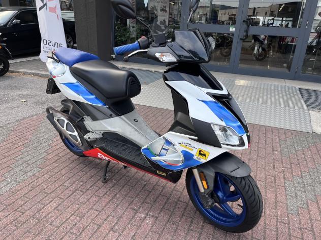 Aprilia SR 50 scooter 50 motore 2T POCHI KM - Foto 9