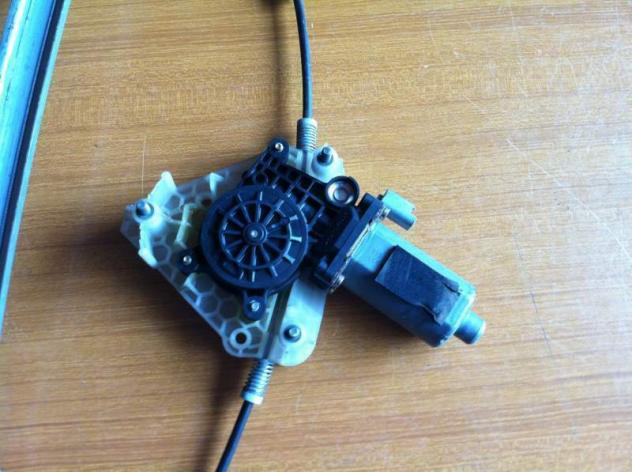 Motorino Alzavetro Posteriore Destro Peugeot 406 anno 2000 - Foto 2