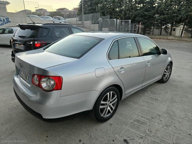 VOLKSWAGEN Jetta 2.0 16V TDI Sportline 134000KM - Foto 3