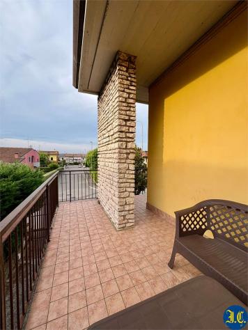 V005530 - AMPIO TRILOCALE CON TERRAZZO ANGOLARE E GARAGE - Foto 12