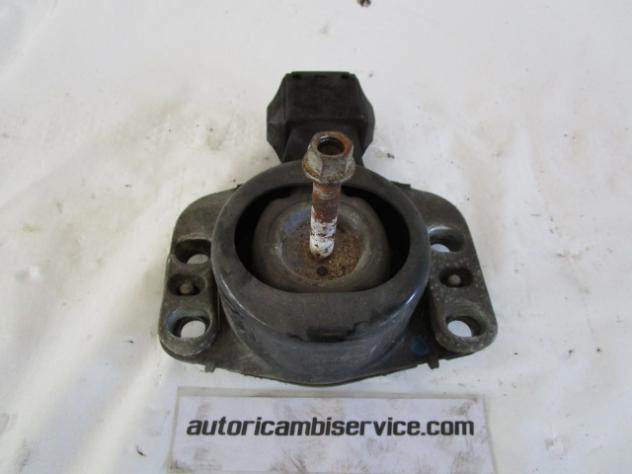 8200022597 SUPPORTO MOTORE RENAULT MASTER 2.5 D 88KW 6M 2P (2010) RICAMBIO USATO
