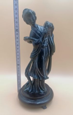 ANTICA SCULTURA DI GEISHA (O KUAN-YIN) IN GIADA VERDE SCURO/ NERA, CINA, 1900. - Foto 9