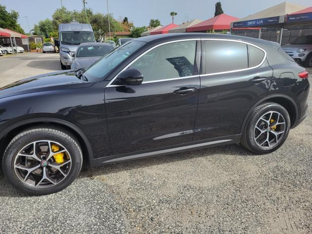 Alfa Romeo Stelvio 2.2 Turbodiesel 210 CV AT8 Q4 Executive - Foto 5