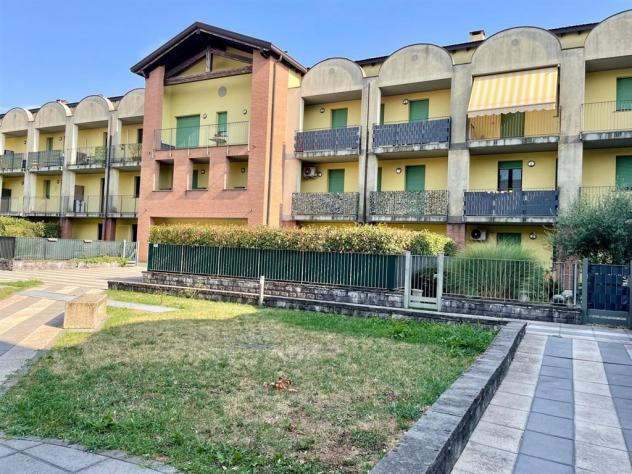 Bilocale con terrazzi coperti, box e ascensore nel cuore del paese - Foto 3