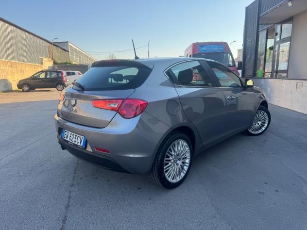 Alfa Romeo Giulietta 1.4 Turbo MultiAir Exclusive - Foto 8