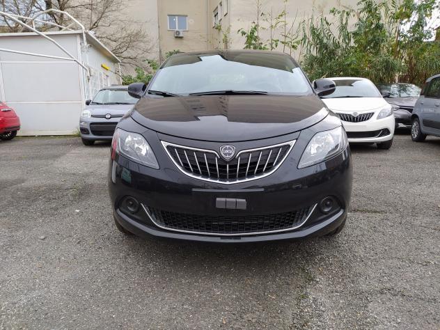 Lancia Ypsilon 1.0 FireFly 5 porte S&S Hybrid Silver