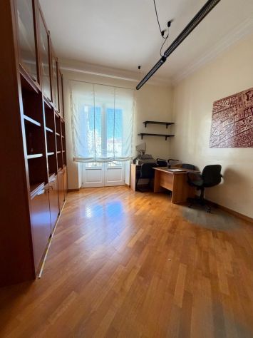 ELEGANTE APPARTAMENTO NEL CUORE DI SALERNO - Foto 3