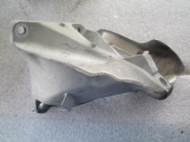 22116764574 SUPPORTO MOTORE LATO DESTRO BMW SERIE 1 116 I E87 1.6 B 90KW 6M 5P (2007) RICAMBIO USATO