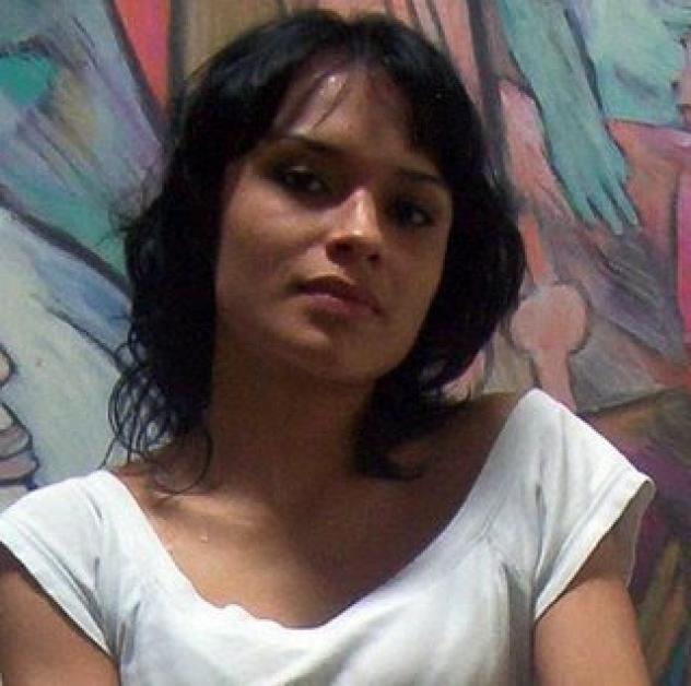 Annita26: alta 162cm, 50kg, cerco uomo vicino Tel: