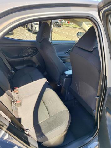 Toyota Yaris 4ª serie 1.5 Hybrid 5 porte Icon - Foto 9