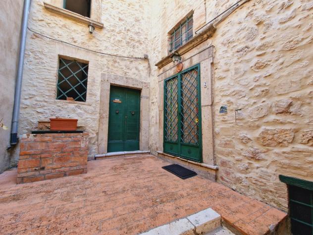 Porzione di casa in vendita a Lugnano in Teverina