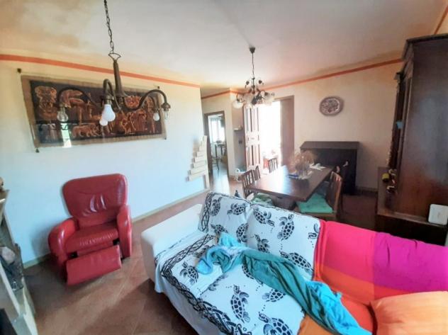 Orvieto - Ampia proprietà ideale per tre o quattro unità abitative con terreno in vendita a pochi minuti da Orvieto - Foto 7