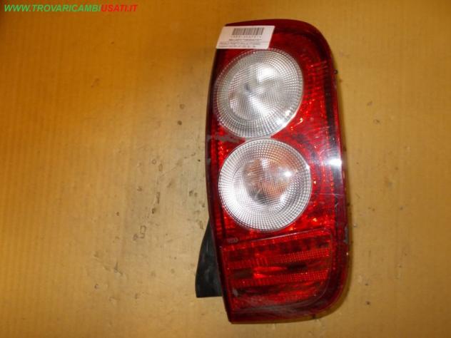 FANALE POST.D.(fino al 07/2005) NISSAN MICRA (K12E) 3p / 5p  Parti elettriche  Fanaleria  Fanali  Fanale post. sx. NISSAN - MICRA 3p / 5p - 01-01-2003