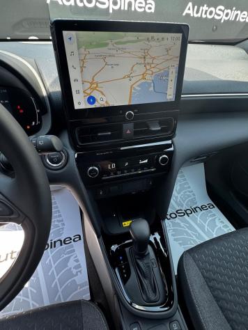 Toyota Yaris Cross 1.5H (130 CV) Trend E-CVT #ricaricawirless #winterpack - Foto 10