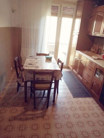 Vendo appartamento ristrutturato compreso box auto soffitta cantina ed arredo - Foto 5