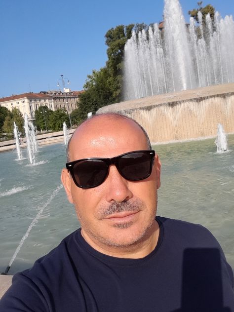 Domestico molto premuroso in cerca di lavoro a milano