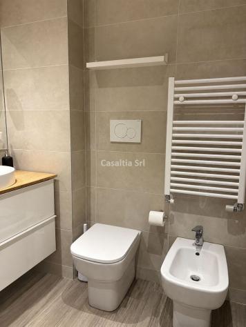 Bilocale di 80 mq su due livelli con giardino privato e terrazzo, disponibile da settembre nel quartiere Adriano. - Foto 5