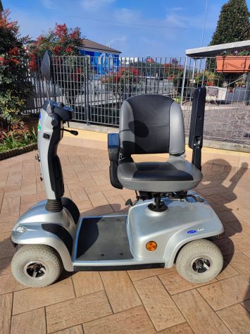SCOOTER ELETTRICO PER ANZIANI E DISABILI (CE) - Foto 3